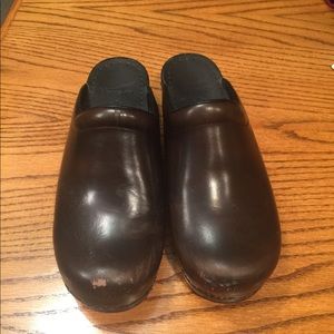 Dansko clogs size 8.5